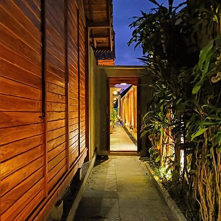Ngesil Private Joglo & Pool Hotell Ubud Exteriör bild