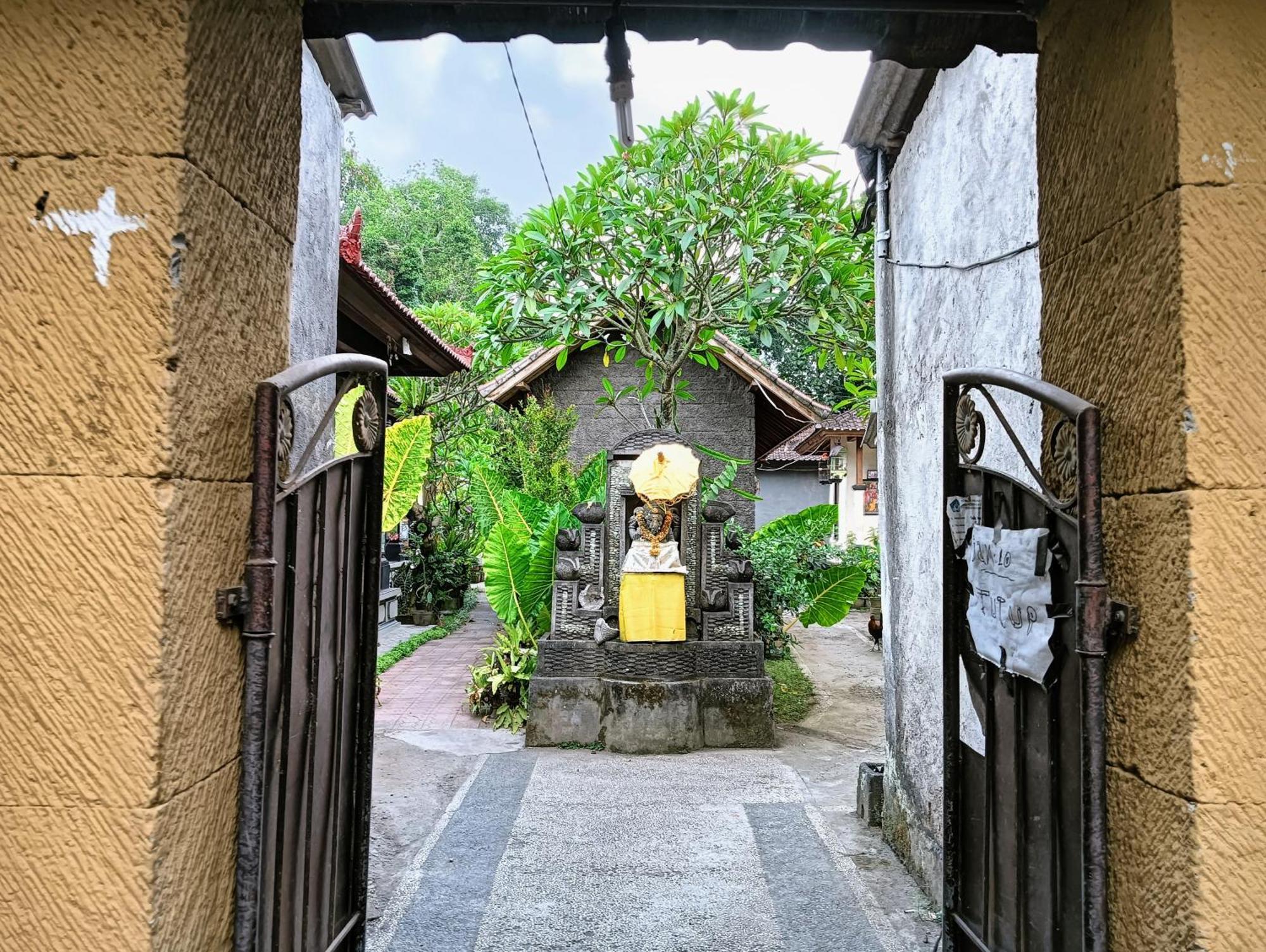 Ngesil Private Joglo & Pool Hotell Ubud Exteriör bild