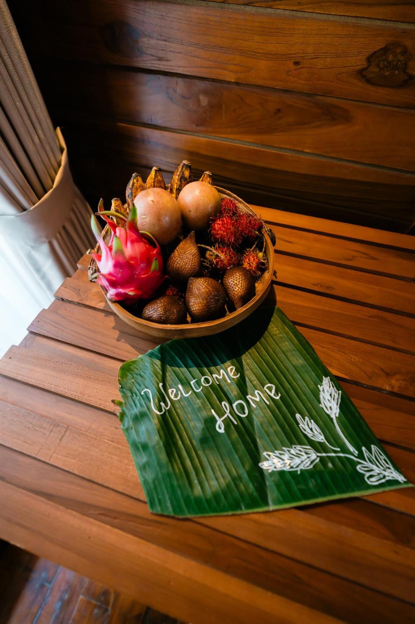 Ngesil Private Joglo & Pool Hotell Ubud Exteriör bild