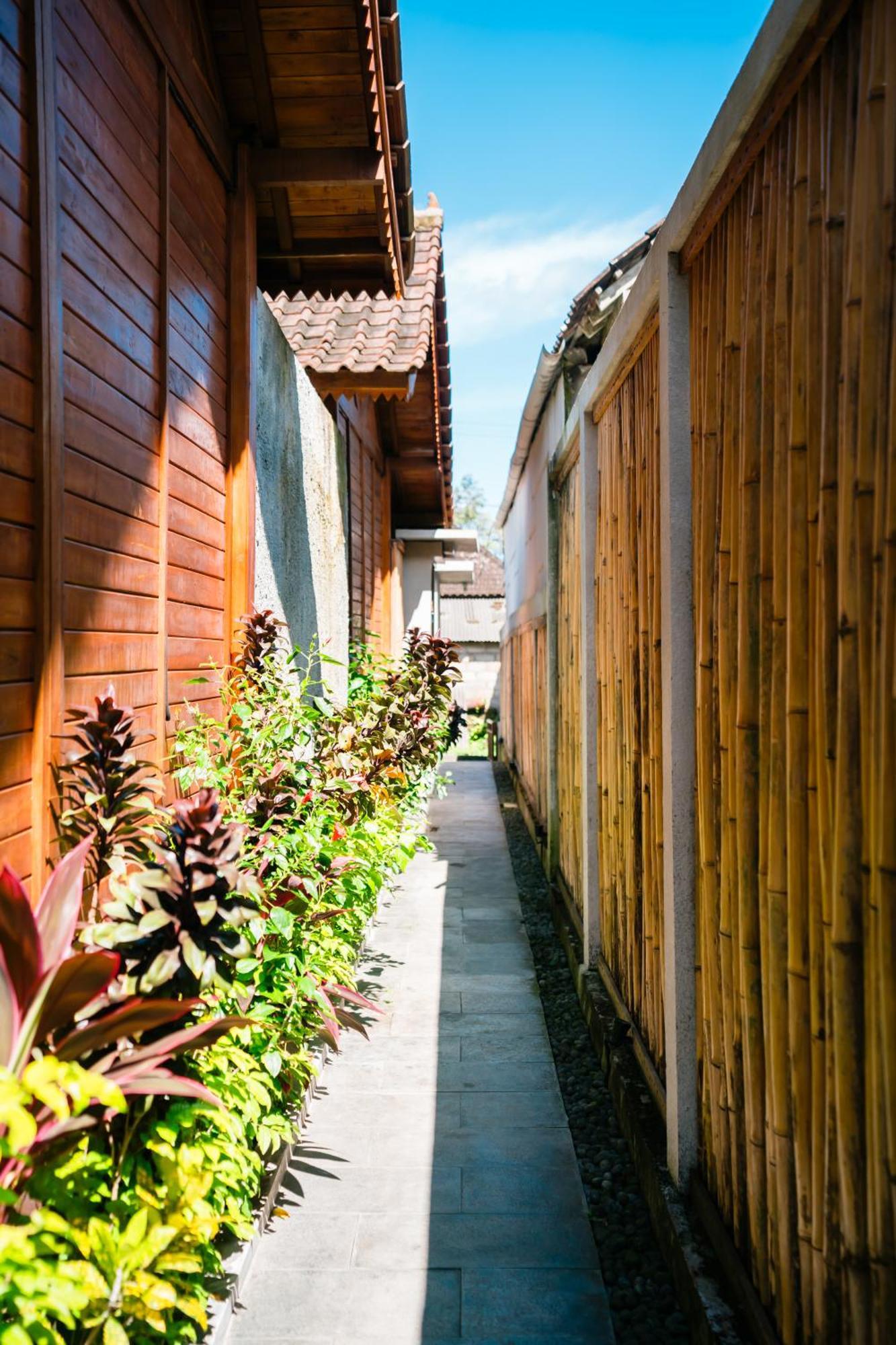 Ngesil Private Joglo & Pool Hotell Ubud Exteriör bild